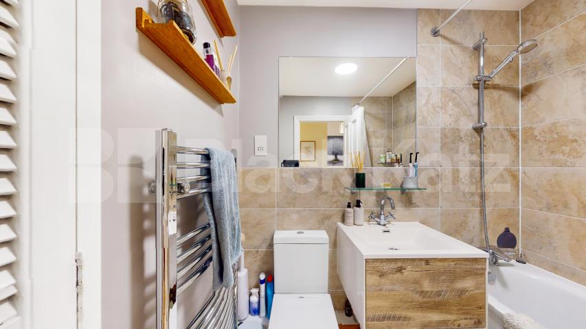 Bright Two-Bedroom Garden Flat in Tufnell Park Tufnell Park Road, Tufnell Park 